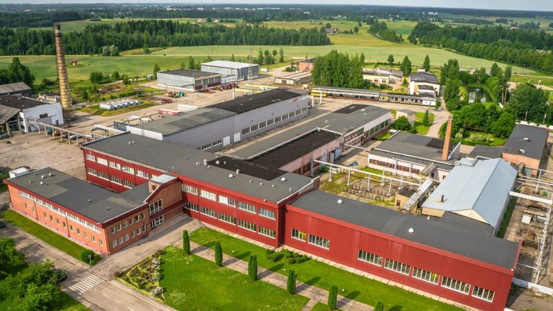 FOTO: Gulbenē piedāvā iegādāties vai nomāt komercplatības
