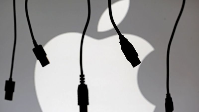 Apple tirgus vērtība pirmo reizi ASV vēsturē pārsniedz 700 miljardus dolāru