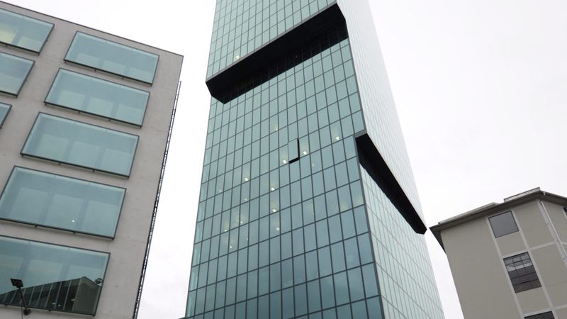 Cilvēki no Šveicē augstākās celtnes evakuēti 20 minūšu laikā