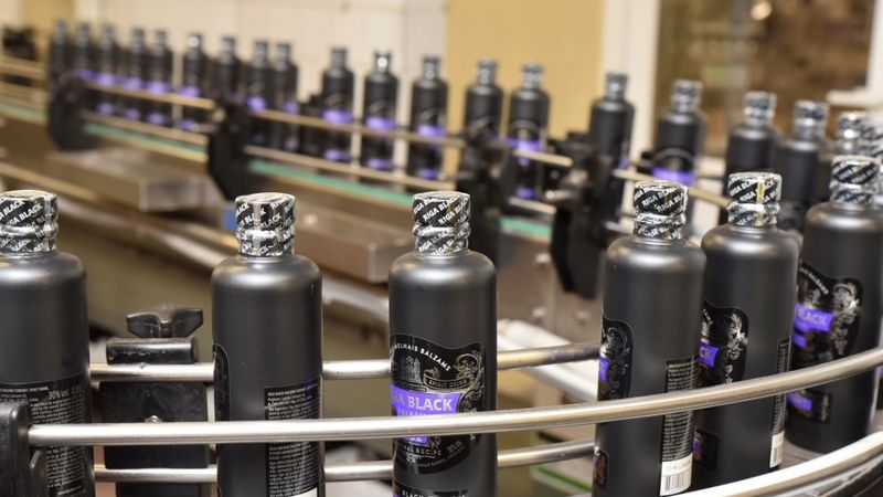 Pagarina Amber Beverage Group overdraftu 22,7 miljonu eiro apmērā