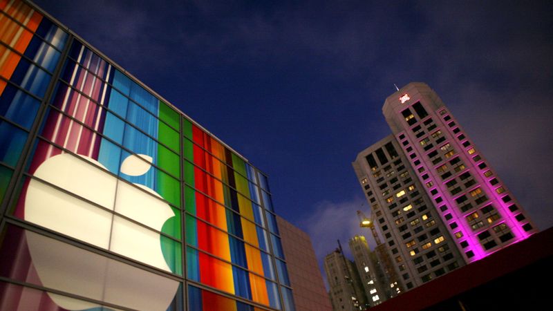 Greenpeace slavē Apple «drosmīgo soli»