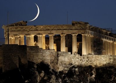 Grieķijai liek «griezt» 530 latu lielo minimālo atalgojumu