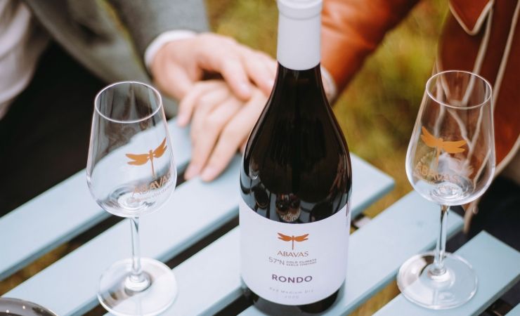 Abavas vīna darītavas sarkanvīns ieguvis Decanter bronzas godalgu