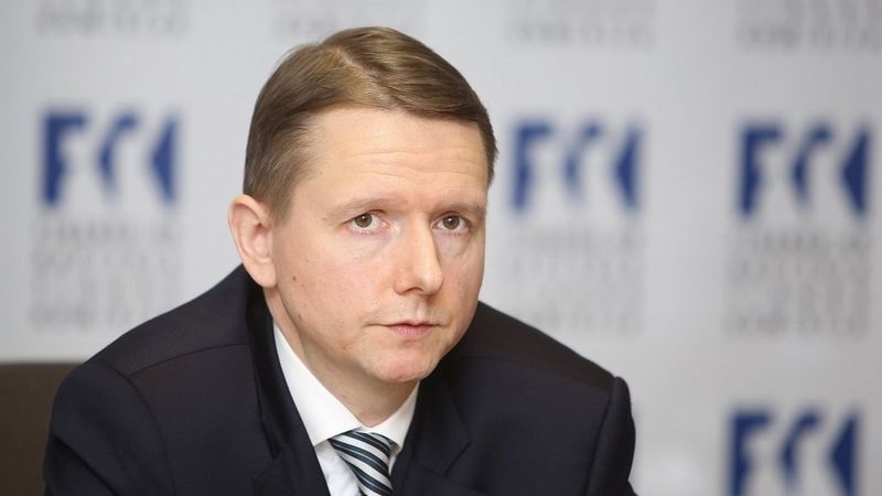 150 tūkstoši eiro Putniņam par mutes turēšanu