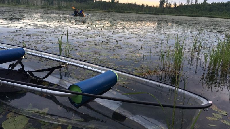 Māris Olte atpūtniekiem piedāvā caurspīdīgas laivas